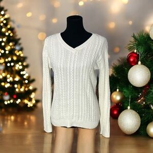 CROFT & BARROW CLASSIC WHITE CABLE KNIT SWEATER – SIZE MEDIUM